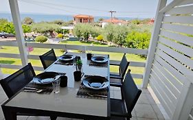 Garlis Apartments